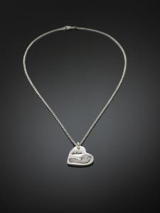 Silberkette mit einem Kettenanhänger-Herz mit Fußabdruck in Feinsilber