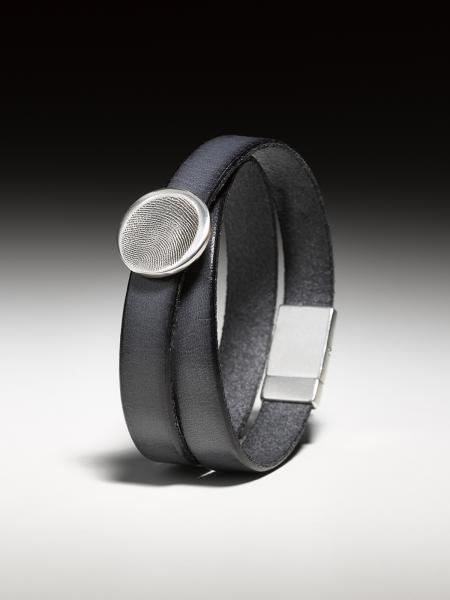 Lederarmband mit Fingerprint